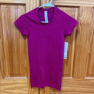 Lululemon Swiftly Tech 2.0 Size 2